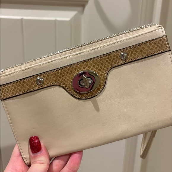 Coach Penelope Leather Carryall/Shoulder Tote And Matching Wallet! - Picture 15 of 16